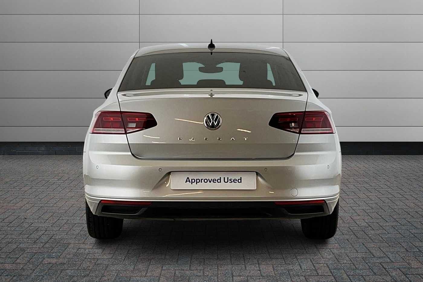 Volkswagen Passat 2.0 TDI EVO SEL Saloon 4dr Diesel DSG Euro 6 (s/s) (150 ps)